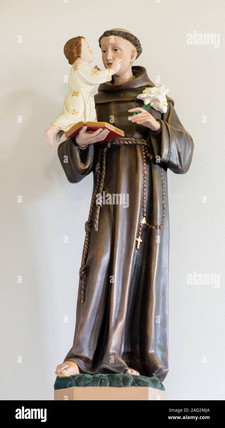 462 Saint Anthony Statue Stock Photos, High-Res Pictures, and Images -  Getty Images