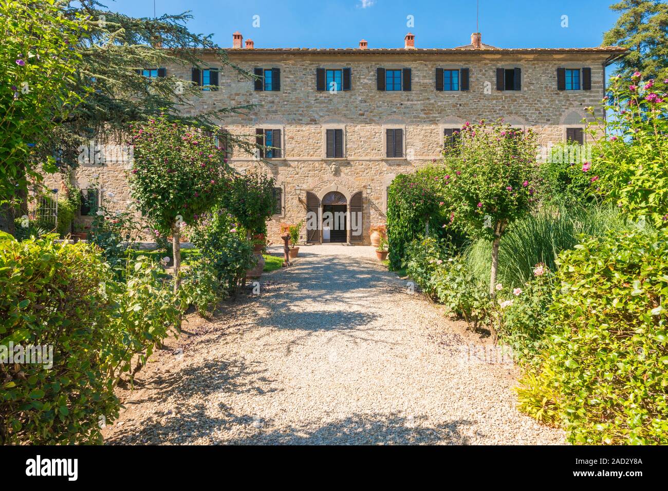 Traditional italian farmhouse surrounded hi-res stock photography and ...