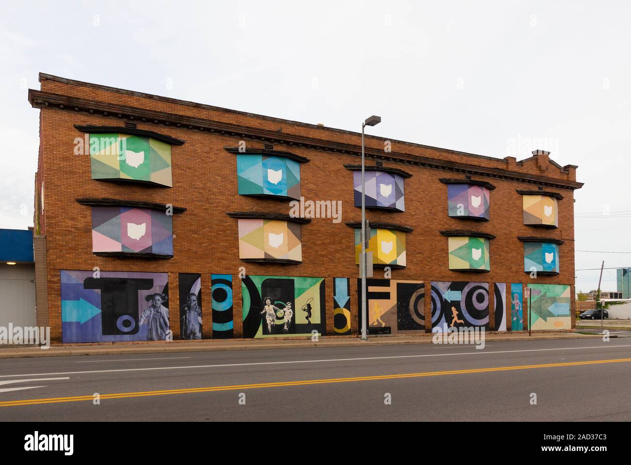 public art mural on building in Toledo Ohio Stock Photo Alamy