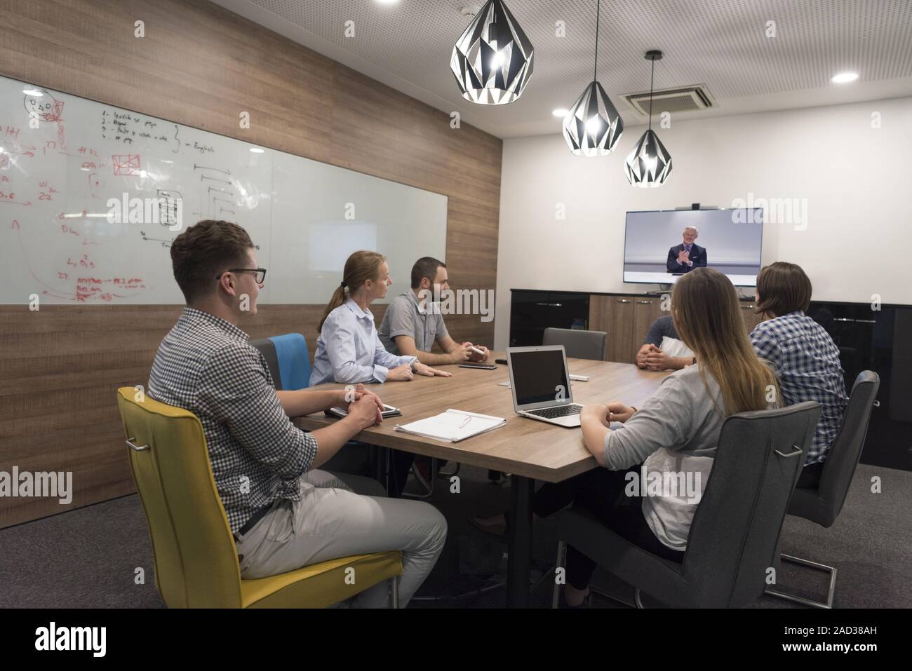 Team meeting modern office hi-res stock photography and images - Alamy