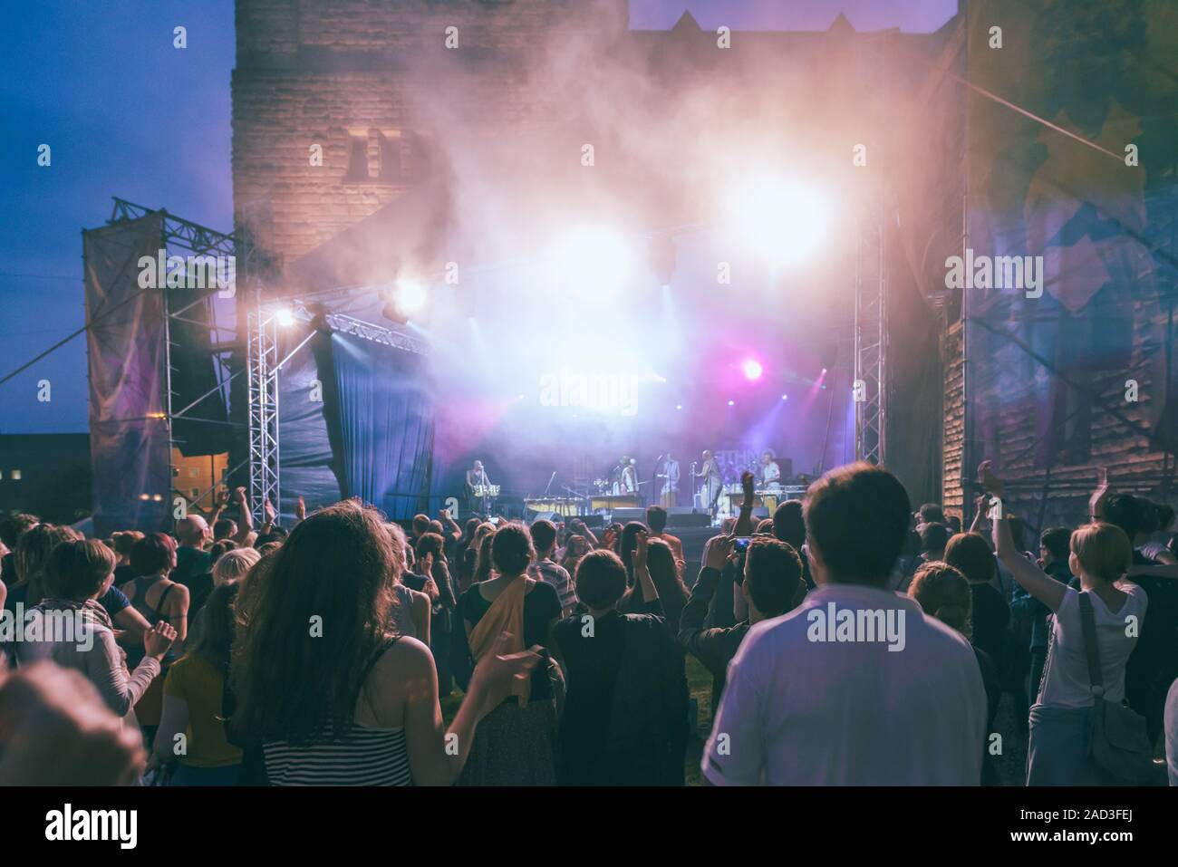 Pop Concert Stage Crowd High Resolution Stock Photography and Images ...