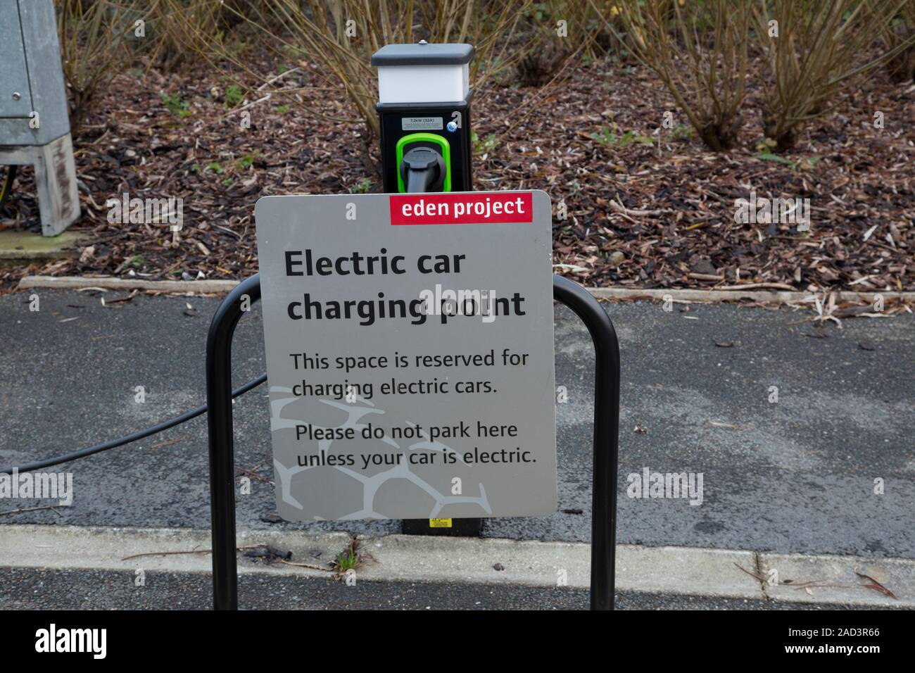 Electric car charging point hires stock photography and images Alamy