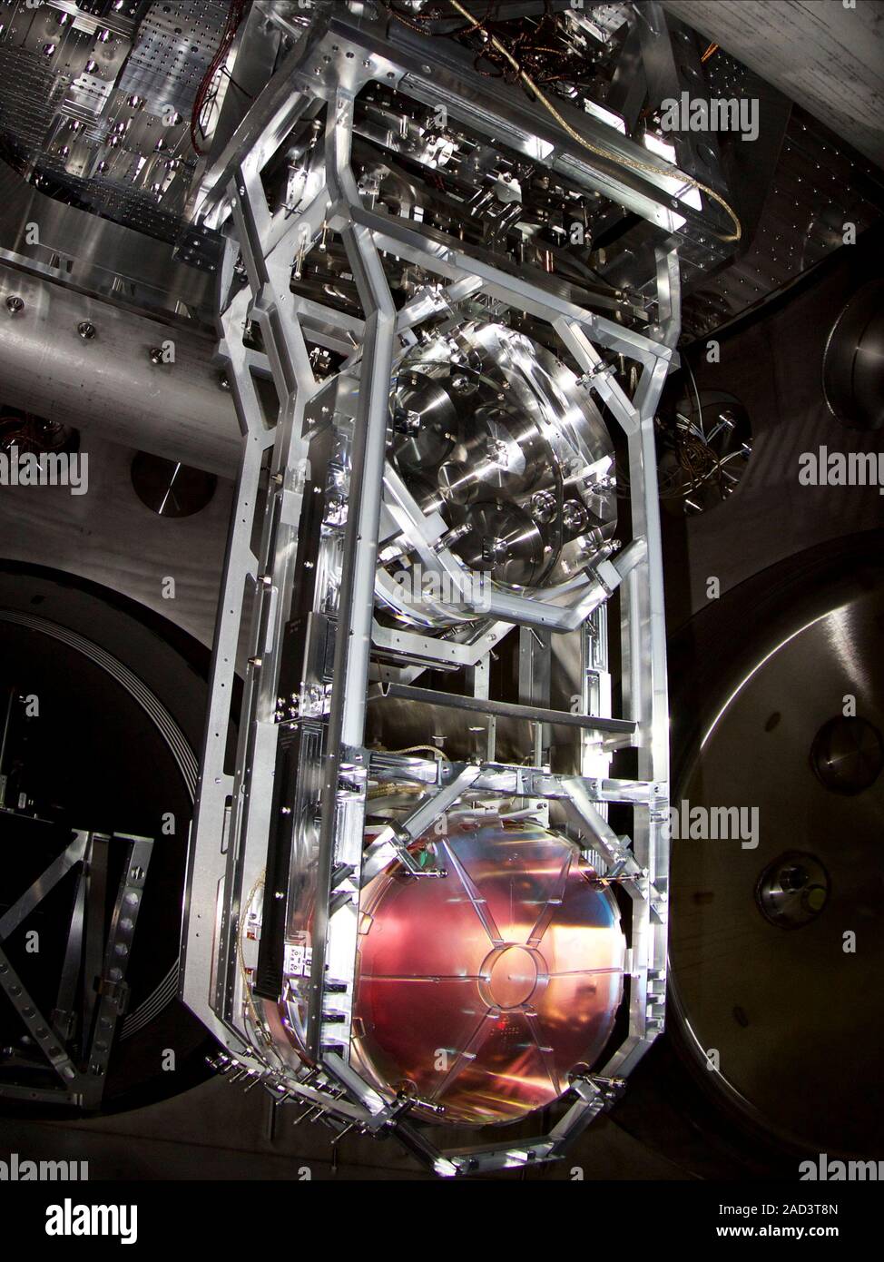 LIGO gravitational wave detector optics. Test mass (mirror, red