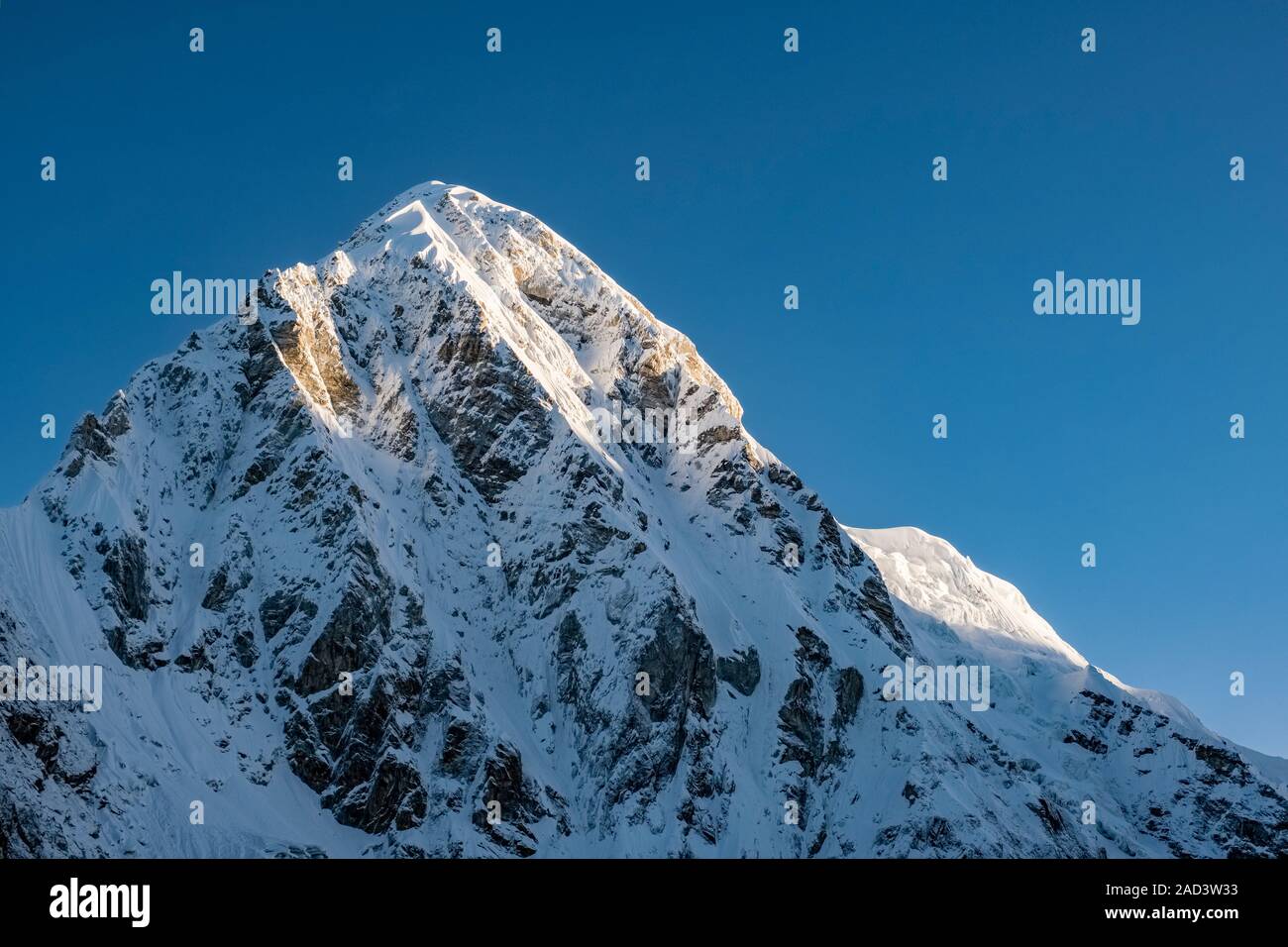Close-up of the summit of Mt. Pumori, seen from the top of Kala Patthar Stock Photo