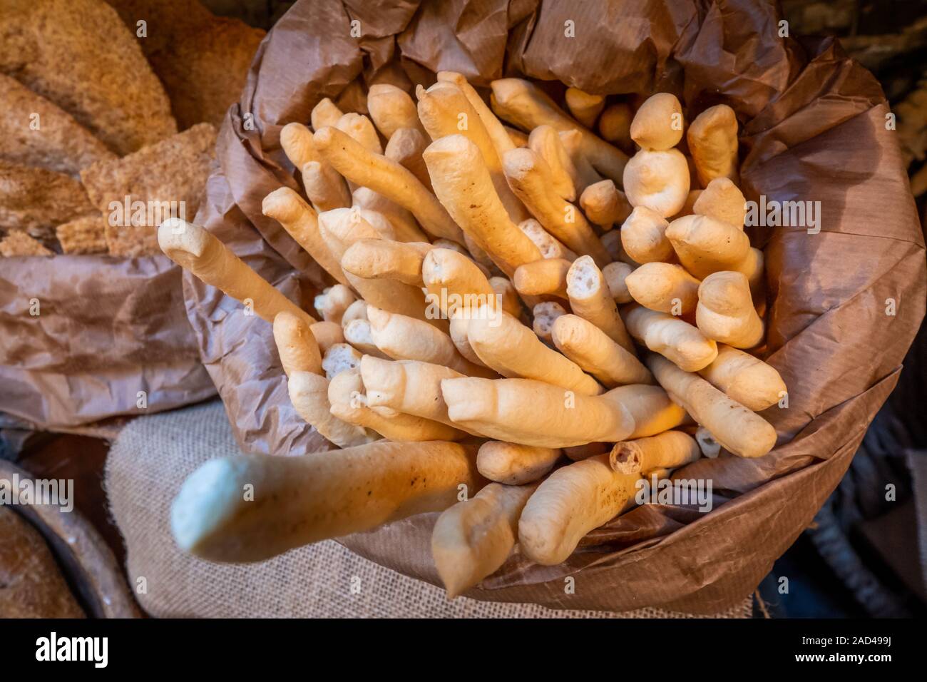 Processed various types of bread and breadsticks for aperitifs, compounds and preparations for