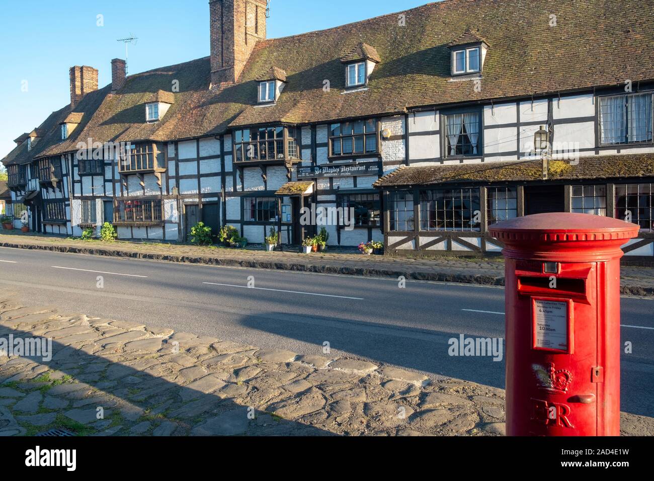 Medieval weavers' houses in picturesque Biddenden, Kent, UK Stock Photo