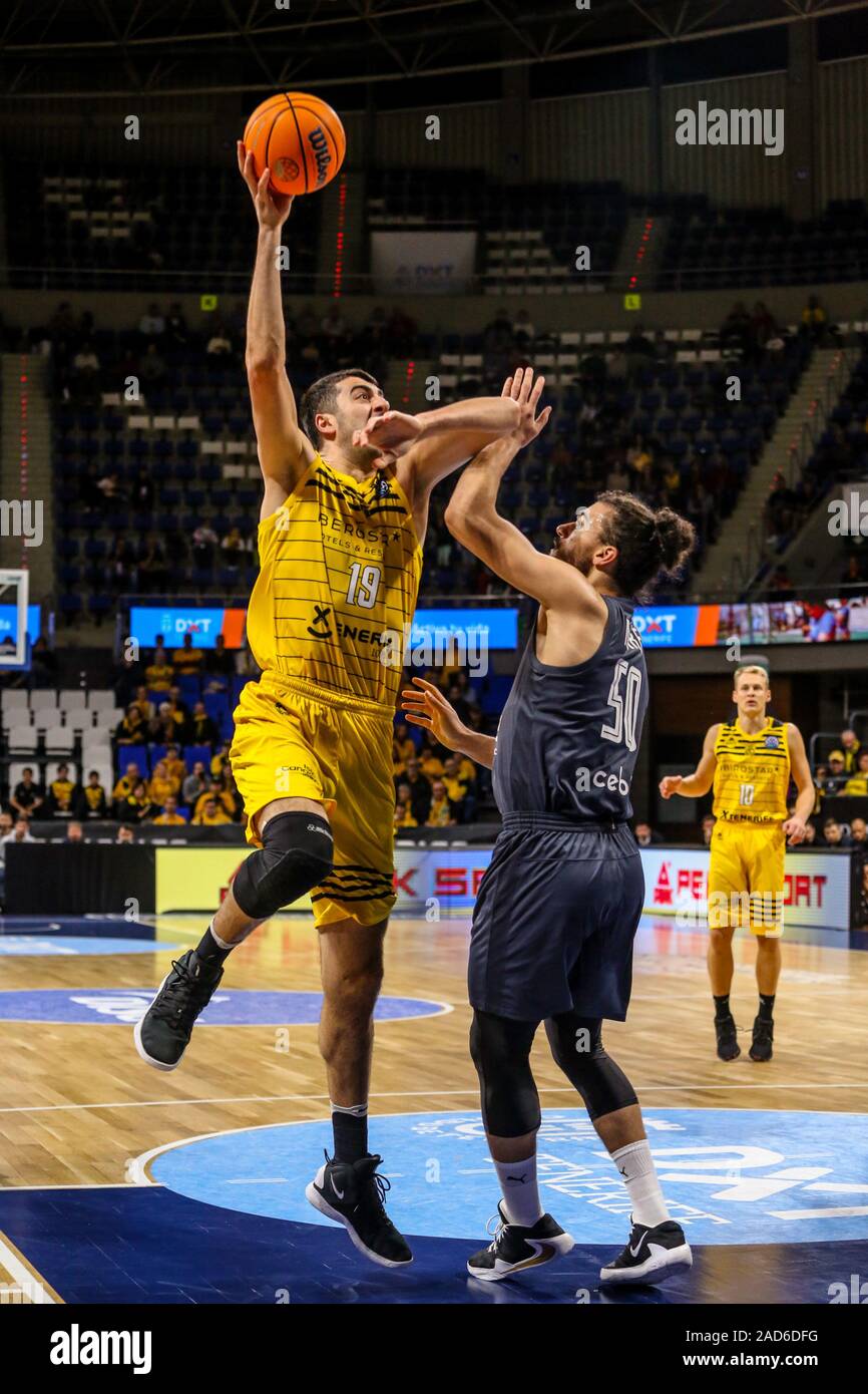Tenerife, Spain. 3rd Dec, 2019. giorgi shermadini (iberostar tenerife) on shotduring Iberostar Tenerife vs Bamberg, Basketball Champions League in Tenerife, Spain, December 03 2019 - LPS/Davide Di Lalla Credit: Davide Di Lalla/LPS/ZUMA Wire/Alamy Live News Stock Photo