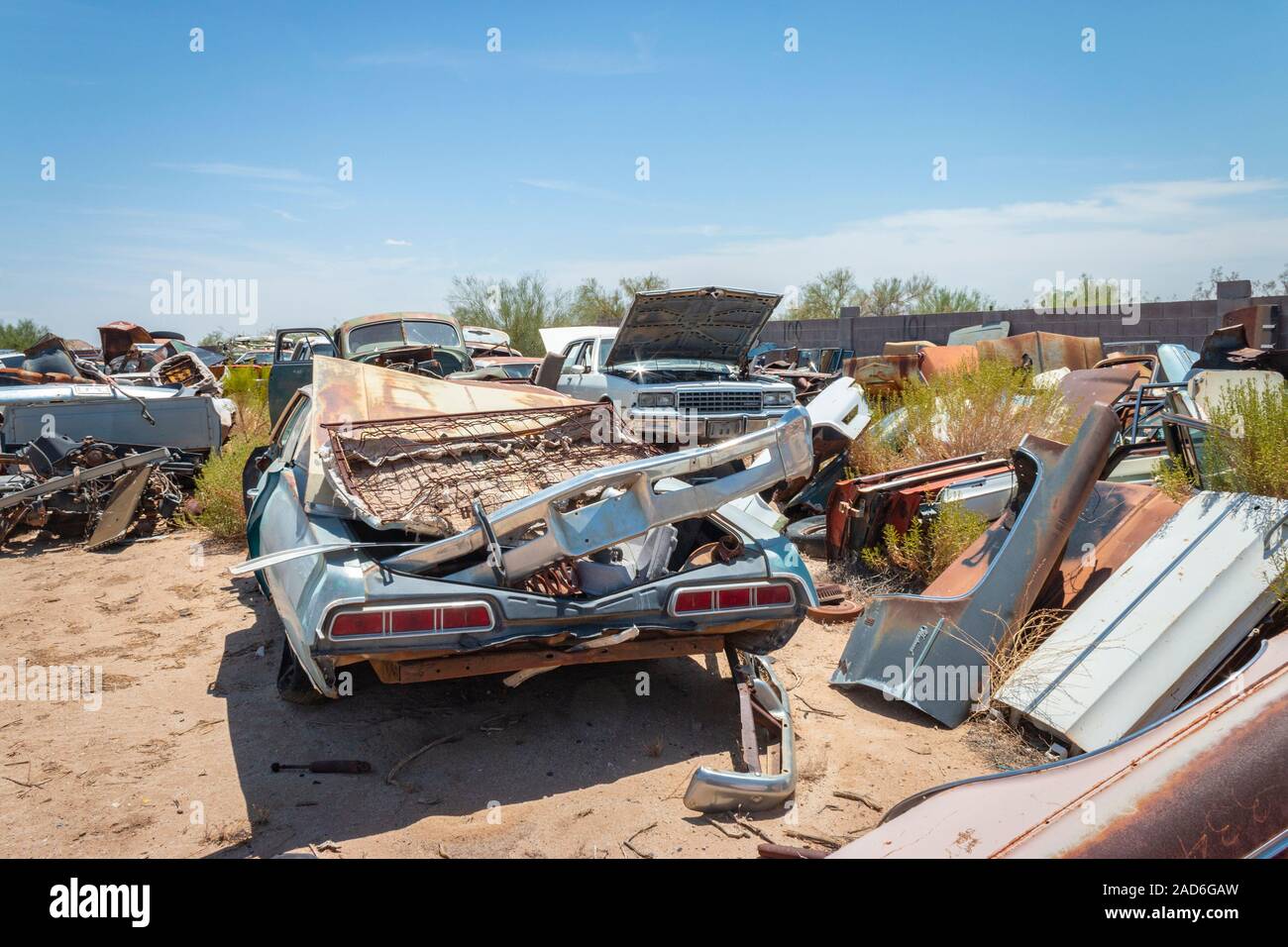 Old trucks arizona junk yard hi-res stock photography and images - Alamy