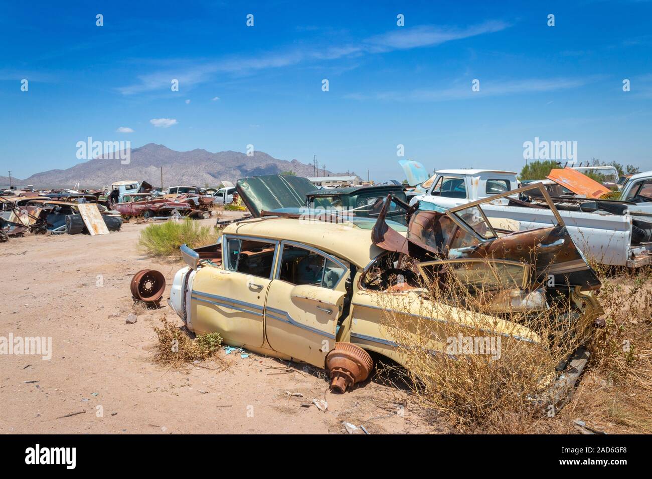 Old trucks arizona junk yard hi-res stock photography and images - Alamy