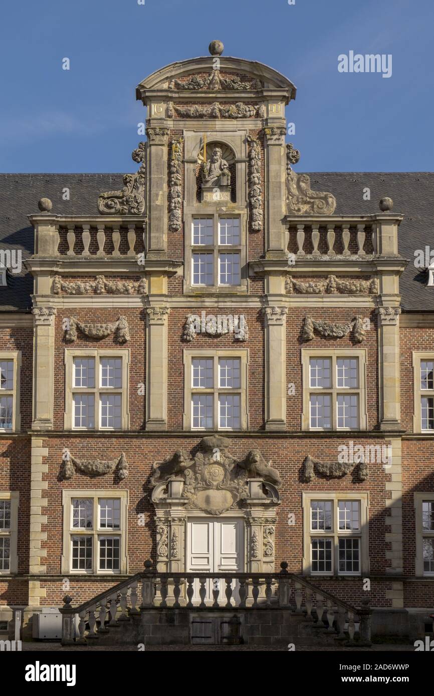Schloss Ahaus, courtyard façade with three-storey central risalit Stock Photo