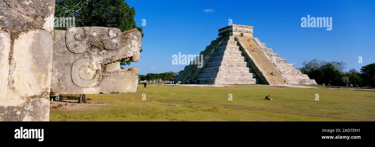 Ancient Mayan pyramid of Chichen Itza, Yucatan Peninsula, Mexico Stock Photo