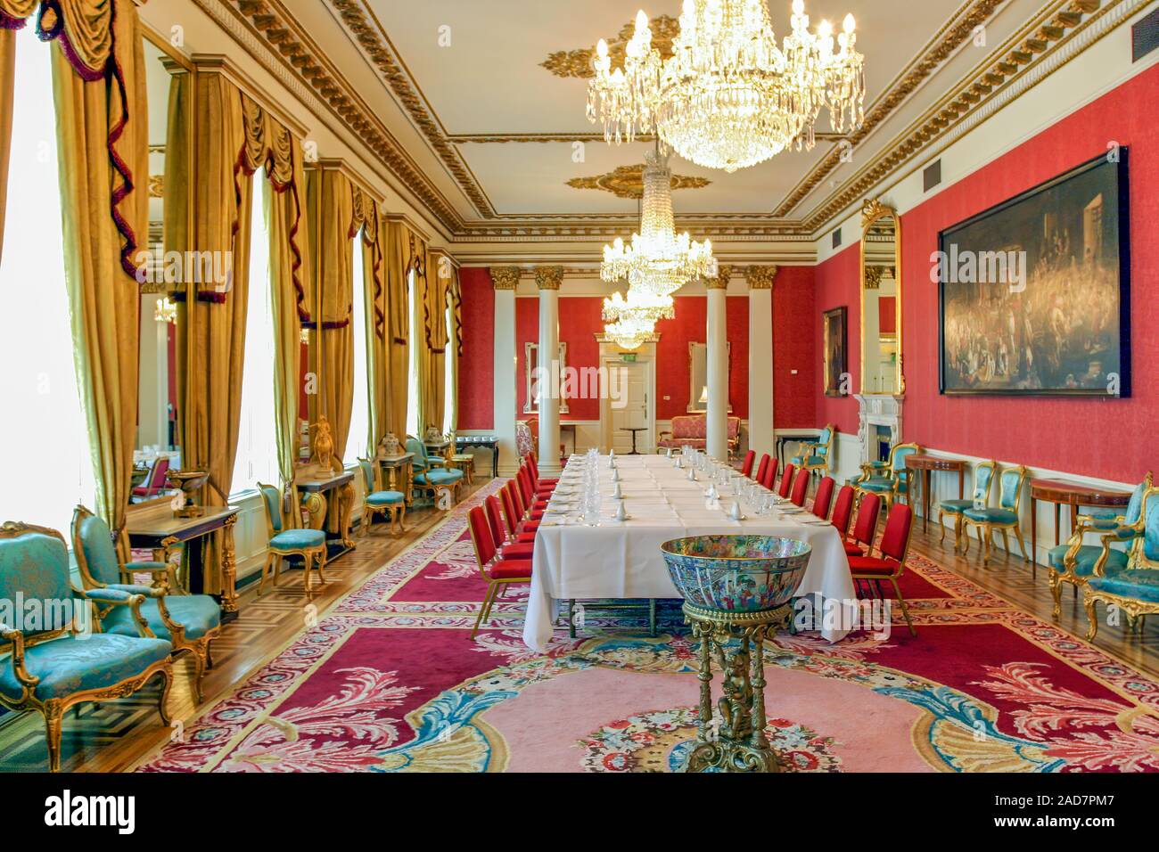 THE DINING ROOM IN DUBLIN CASTLE, DUBLIN, IRELAND, OCTOBER 12, 2004. Stock Photo