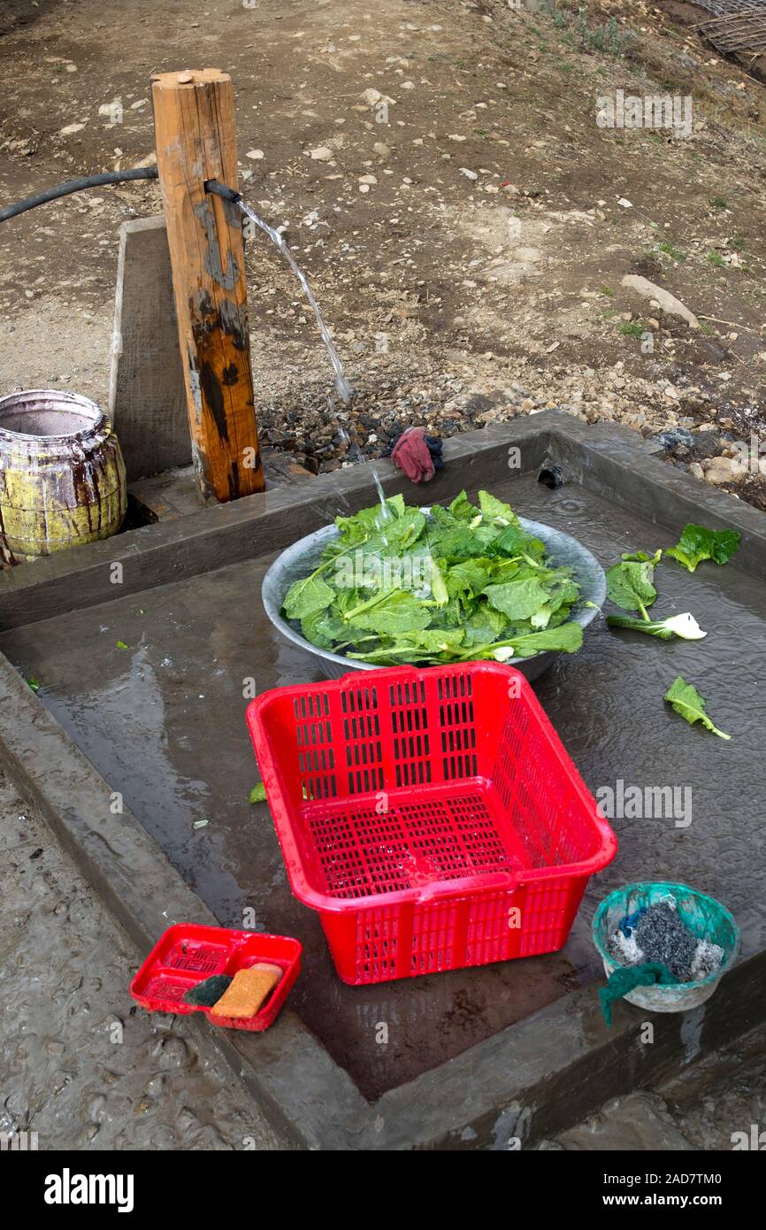 Nepal water supply hires stock photography and images Alamy