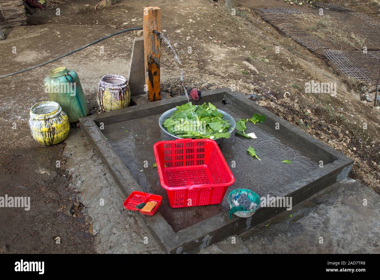 Nepal water supply hires stock photography and images Alamy
