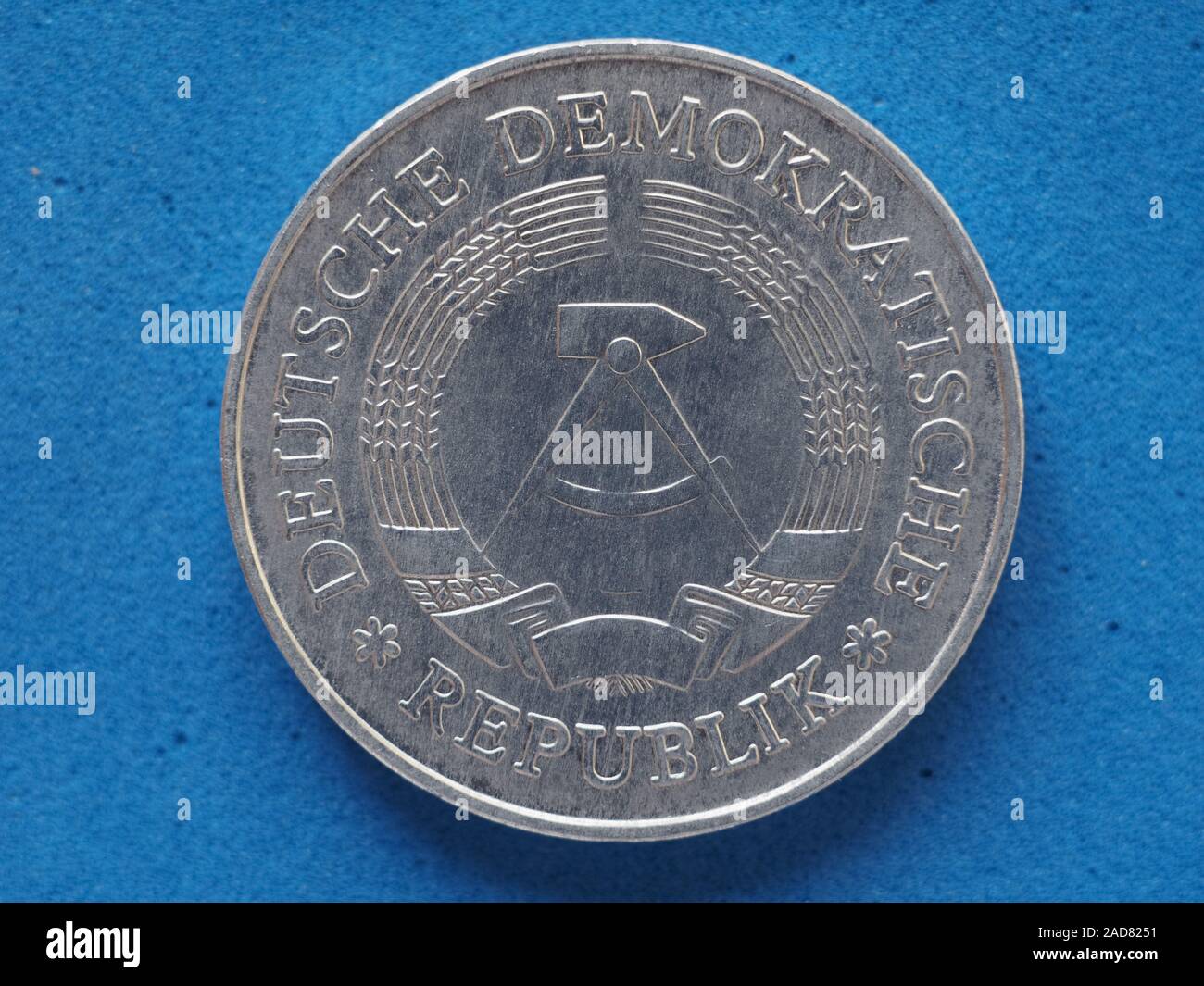 East German Germany DDR GDR 10 Pfennig 1982 Coin Currency Banknote Communist