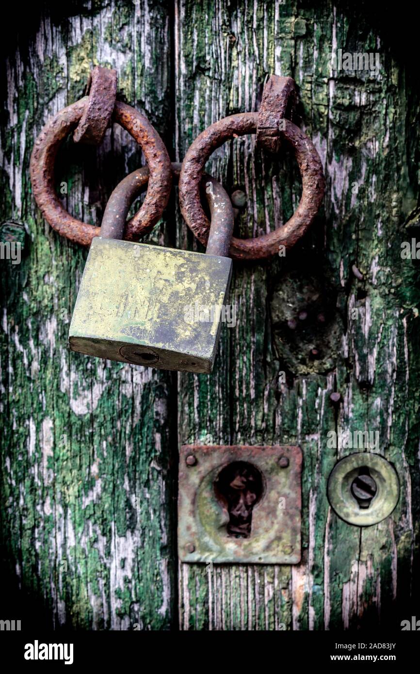 rusty padlock on ancient door Stock Photo - Alamy