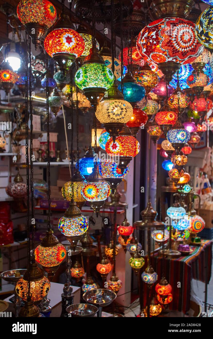 Turkish lamps for sale in the Grand Bazaar, Istanbul, Turkey Stock Photo -  Alamy