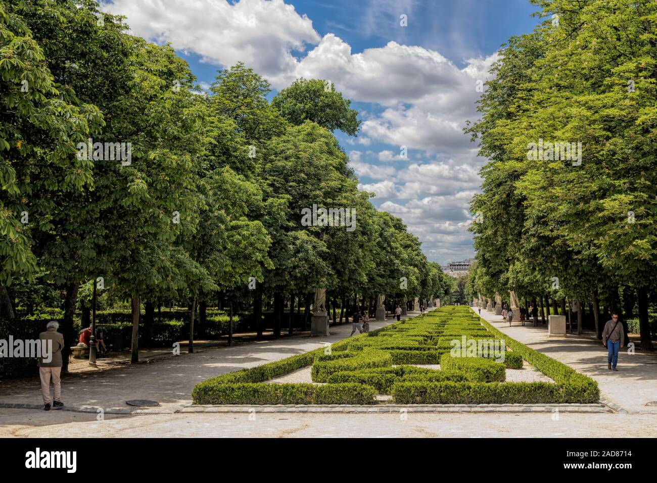 Madrid retiro park hi-res stock photography and images - Alamy