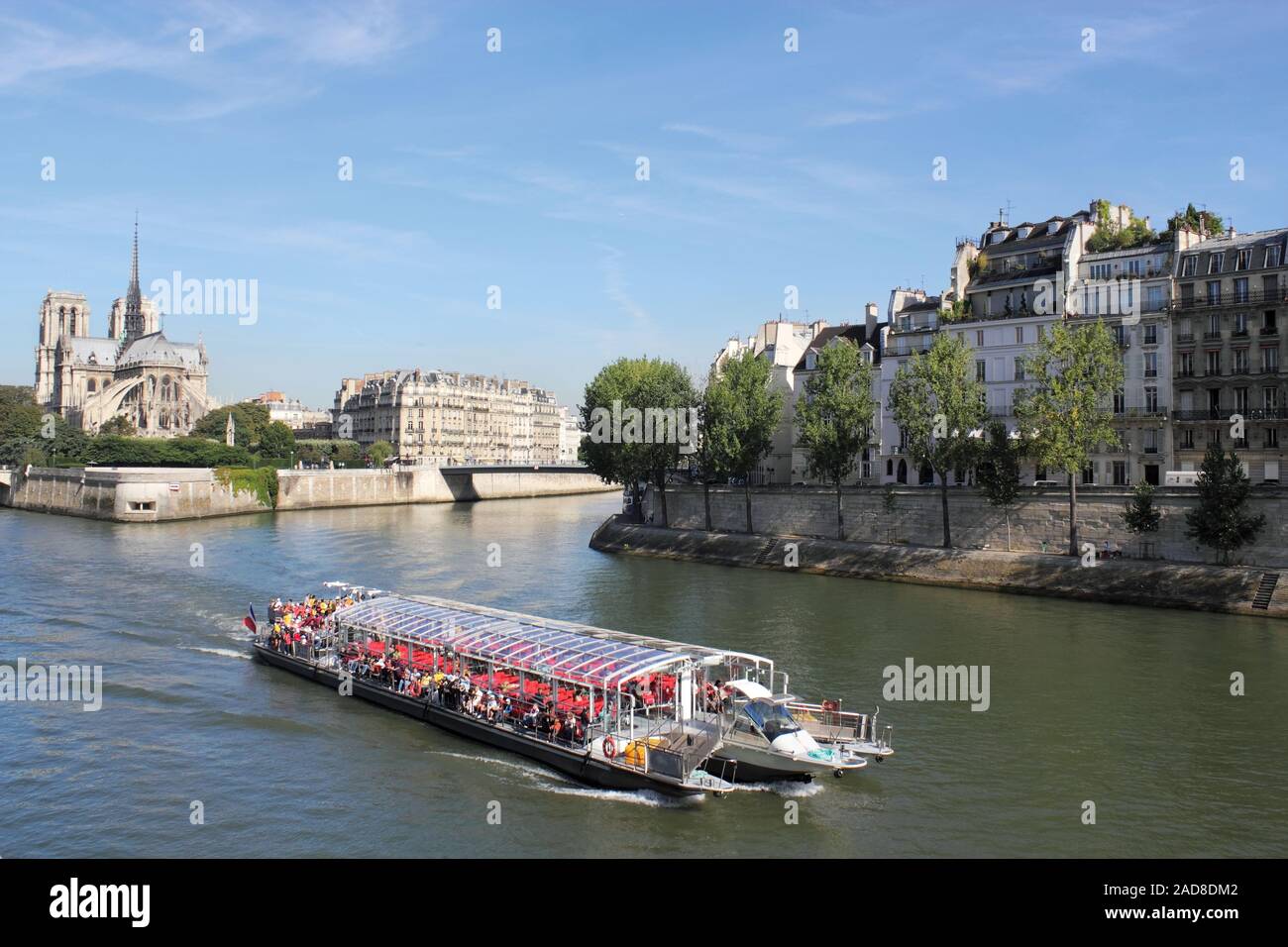 Boat horizontal tourist hi-res stock photography and images - Alamy
