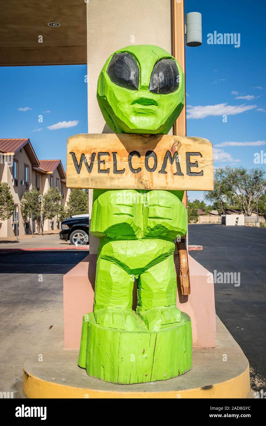 An entrance road going to Roswell, New Mexico Stock Photo Alamy