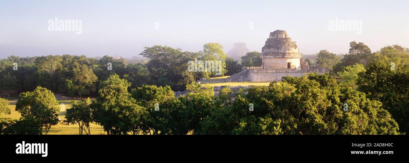Ancient Mayan ruins of Chichen Itza, Yucatan, Mexico Stock Photo