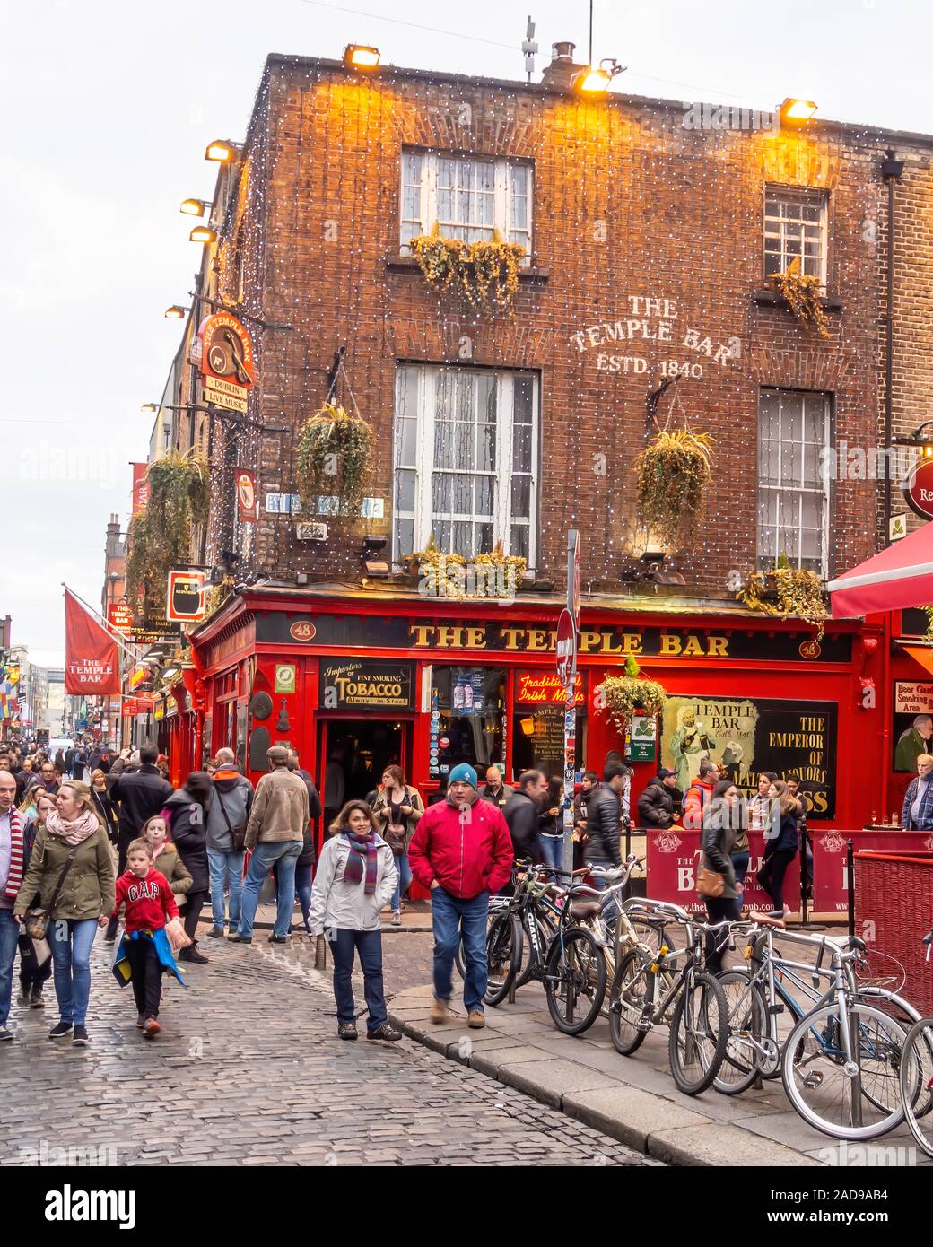 The Temple Bar Dublin Stock Photo Alamy the-no-1-tourist-bar-with-largest-collection-of-rare-whiskeys-in