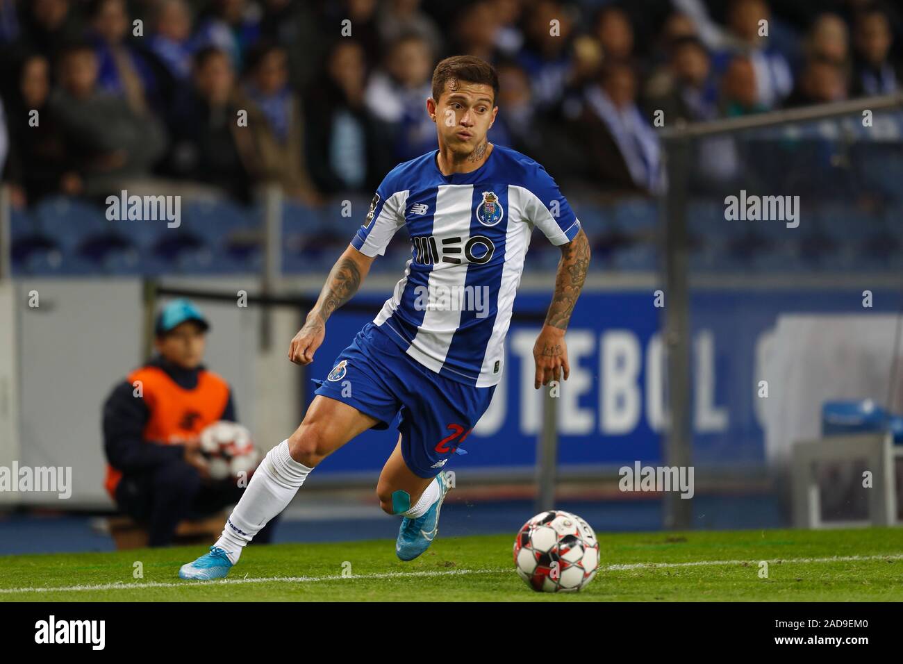 Porto, Portugal. 2nd Dec, 2019. Otavio (Porto) Football/Soccer : Portugal 'Liga NOS' match between FC Porto 2-0 FC Pacos de Ferreira at the Estadio do Dragao in Porto, Portugal . Credit: Mutsu Kawamori/AFLO/Alamy Live News Stock Photo