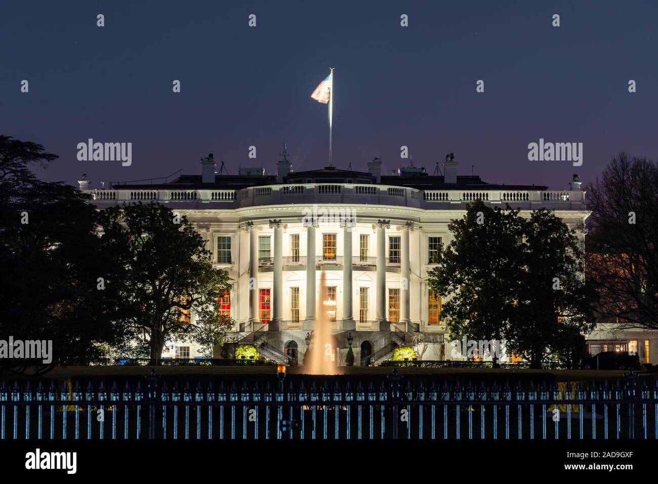 White house exterior washington night hi-res stock photography and ...