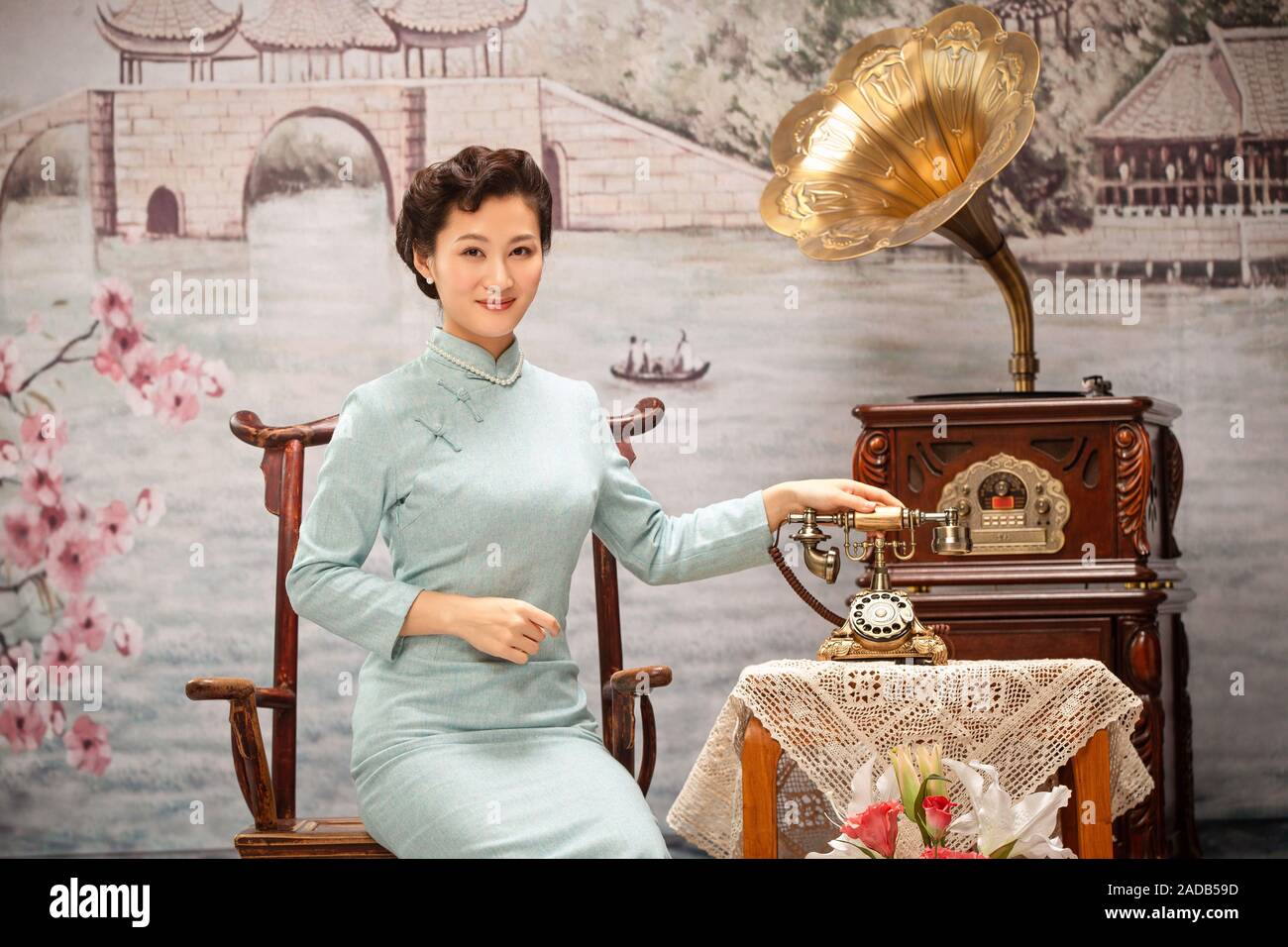 Cheongsam Chinese 1920s Hi Res Stock Photography And Images Alamy Cheongsam Chinese 1920s Hi Res Stock Photography And Images Alamy