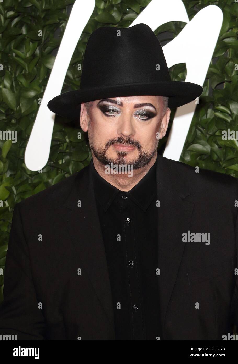 Boy George Red Boy george royal albert hall hi-res stock photography and images - Alamy