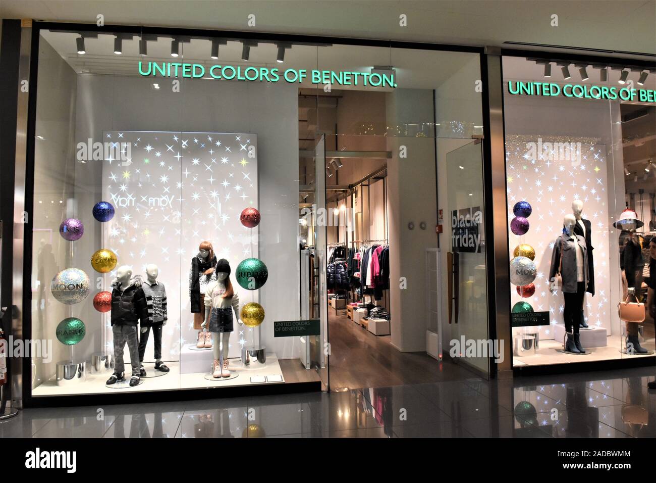 UNITED COLORS OF BENETTON FASHION STORE ENTRANCE IN EUROMA SHOPPING CENTER  IN ROME Stock Photo - Alamy