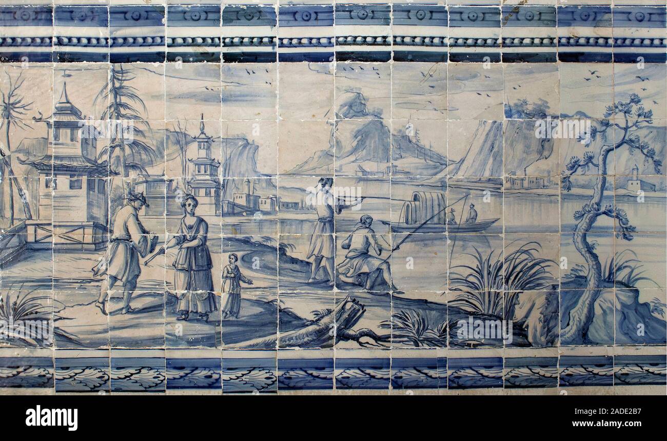 Scene sur les bords d'un lac en Asie - Azulejos, faience peinte, 18e siecle (Oriental scene, azulejos 18th century) - Universite d'Evora, Portugal - Stock Photo