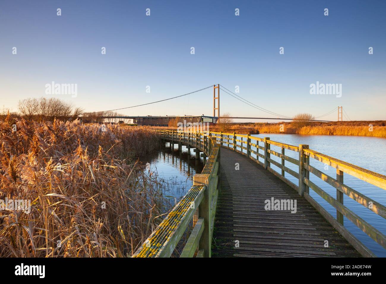 Barton-upon-Humber, North Lincolnshire, UK. 3rd December 2019. UK Weather: The Humber Bridge and the Water's Edge Country Park on a clear December afternoon. Credit: LEE BEEL/Alamy Live News. Stock Photo