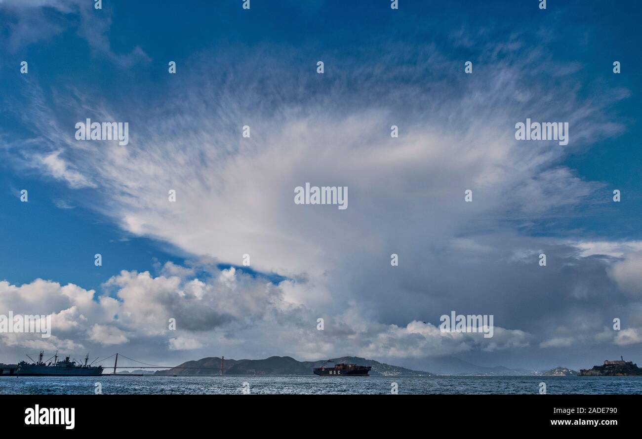 Cumulonimbus cloud, with towering anvil head, over San Francisco Bay ...