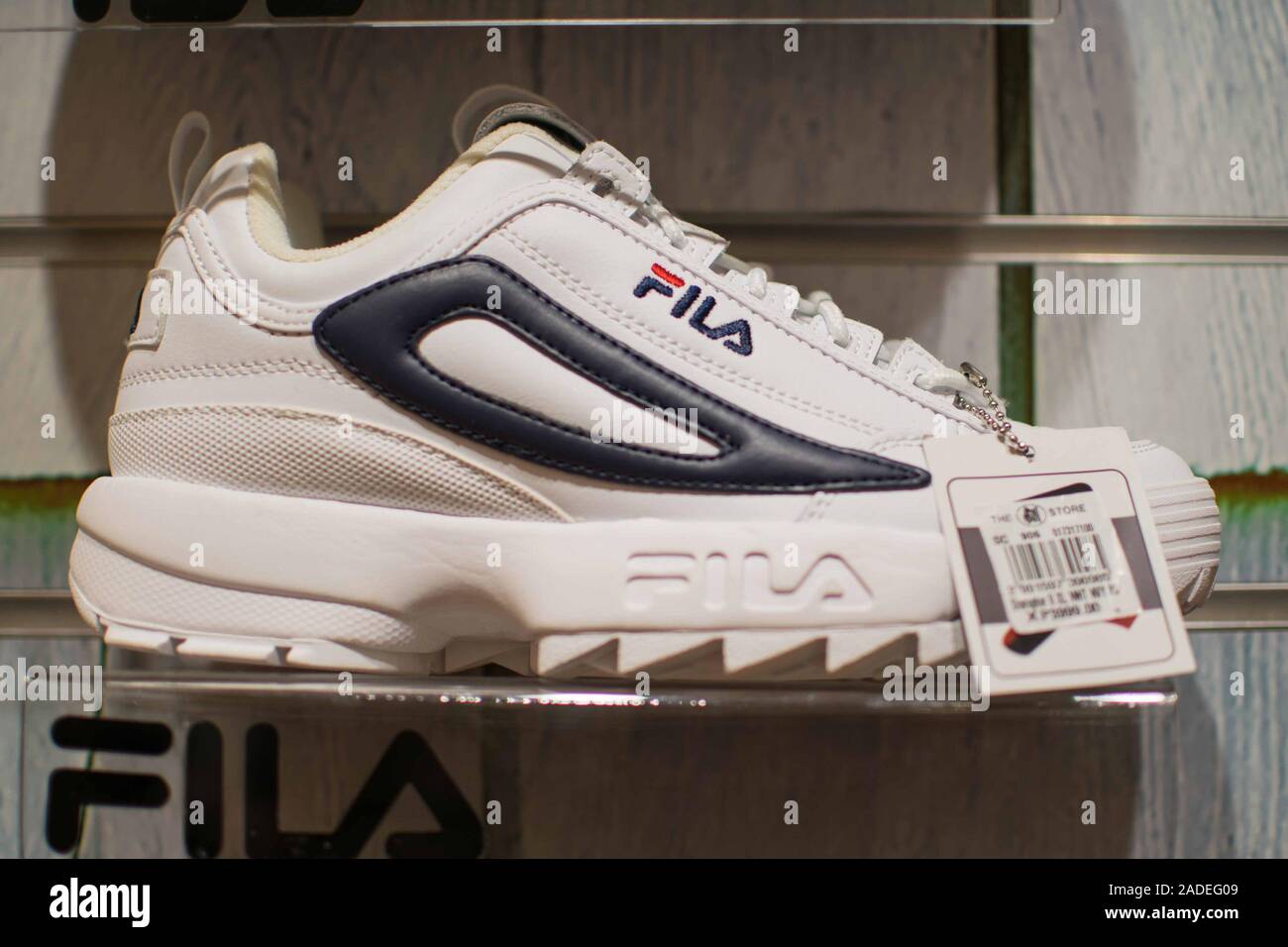 længes efter enhed Encommium NOV. 28, 2019-BAGUIO CITY PHILIPPINES : Fila white shoe on display for sale  Stock Photo - Alamy