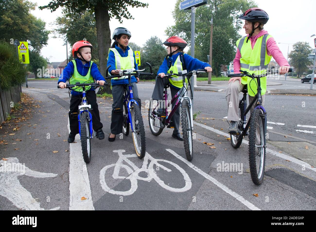 can a child cycle on the pavement