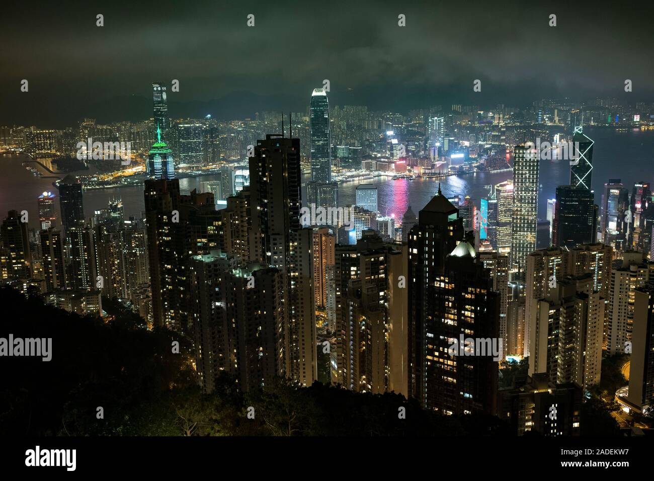 The view of Hong Kong at night from Victoria Peak Stock Photo - Alamy