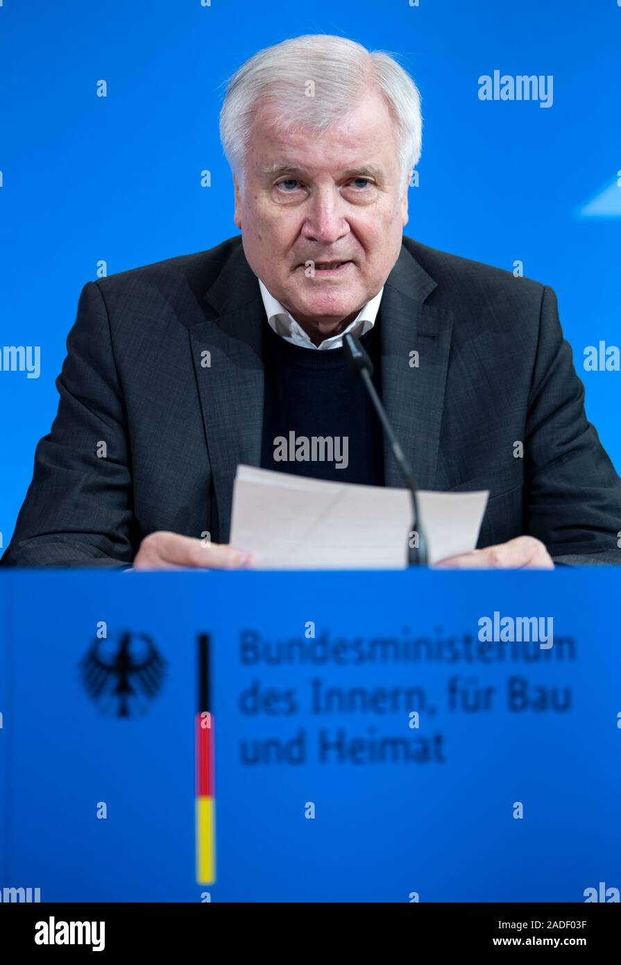 Berlin, Germany. 04th Dec, 2019. Horst Seehofer (CSU), Federal Minister of the Interior, Home Affairs and Construction, comments at a press conference at the Federal Ministry of the Interior, Home Affairs and Construction on the progress of the tightened control and investigation measures at the internal borders. Credit: Bernd von Jutrczenka/dpa/Alamy Live News Stock Photo