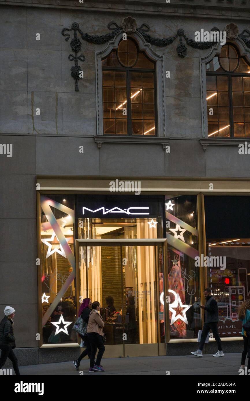 MAC Cosmetics Store on Fifth Avenue is decorated for the Holiday Season, New York City, USA Stock Photo