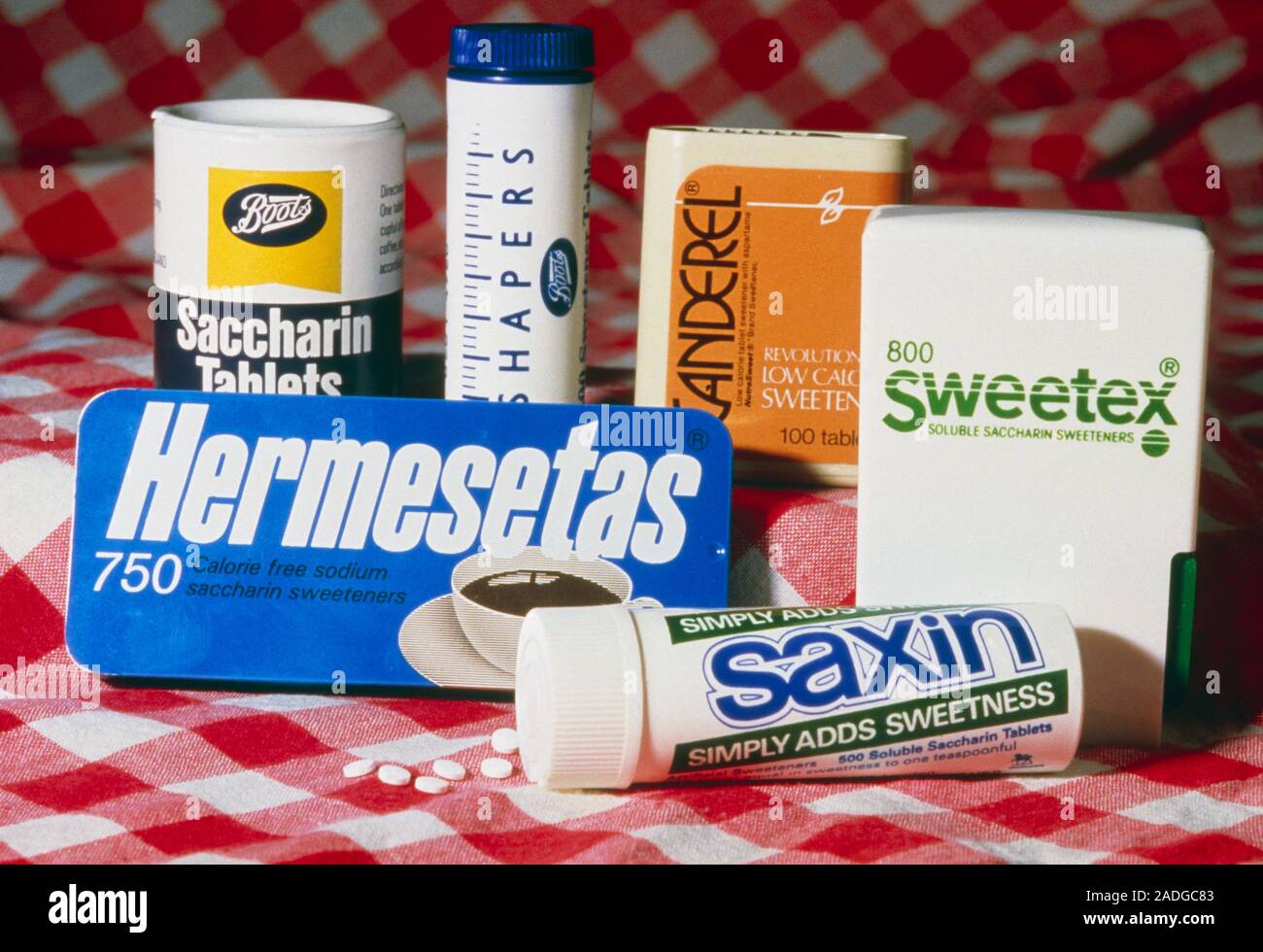 assortment-of-artificial-sweeteners-including-saccharin-based-products