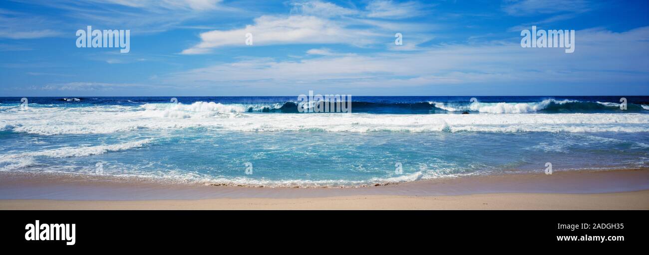 Waves Crashing On The Beach, Big Sur Coast, Pacific Ocean, California, USA Stock Photo
