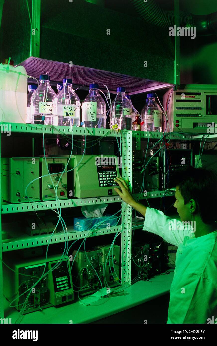 Forensic drug testing. Highpressure liquid chromatography equipment