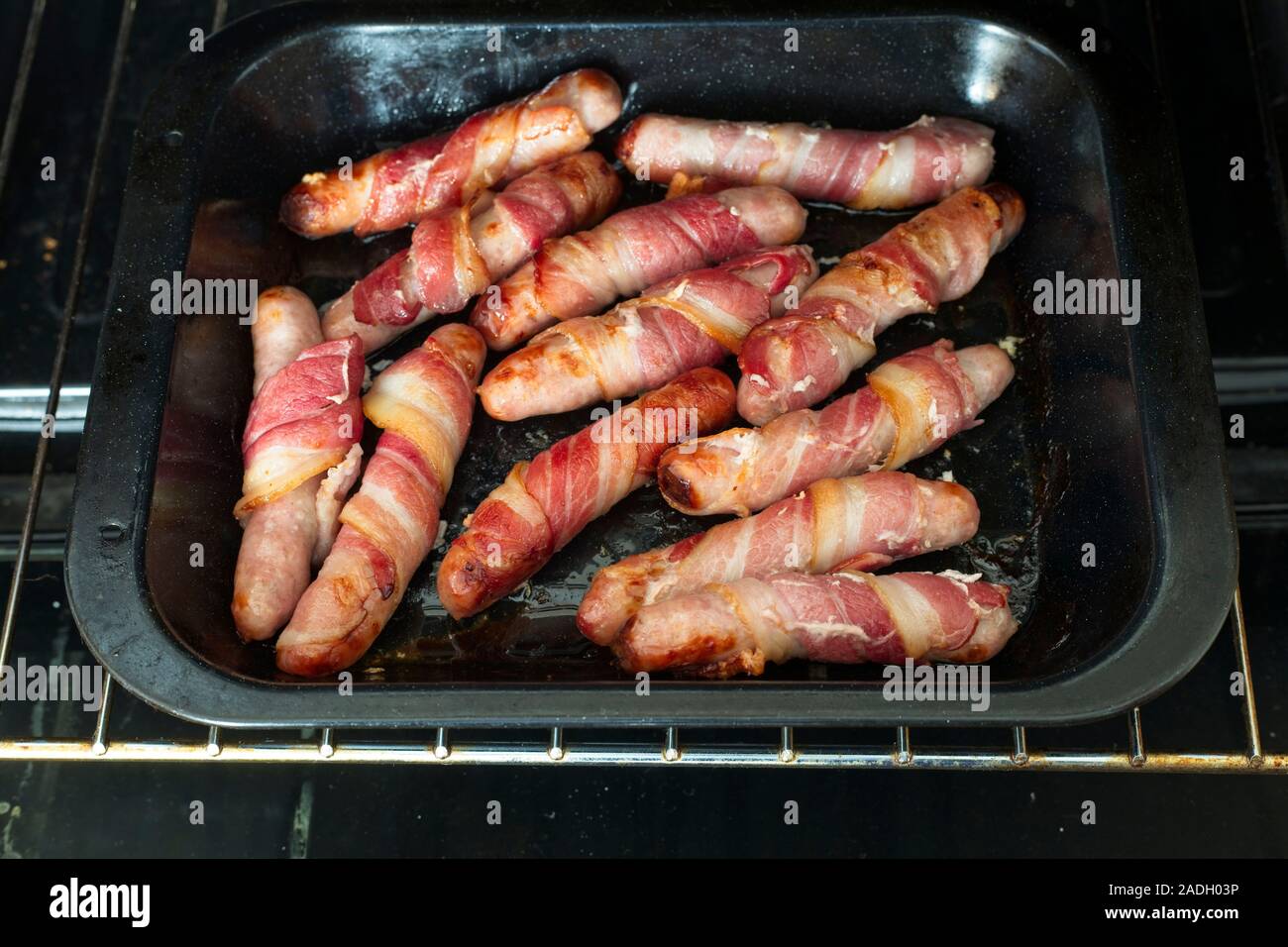 Pigs in blankets hires stock photography and images Alamy