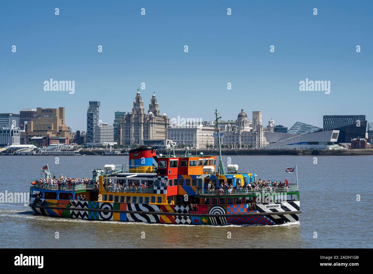 Mersey 'Dazzle' Ferry crossing the River Mersey from Birkenhead back to Liverpool, Merseyside, England Stock Photo
