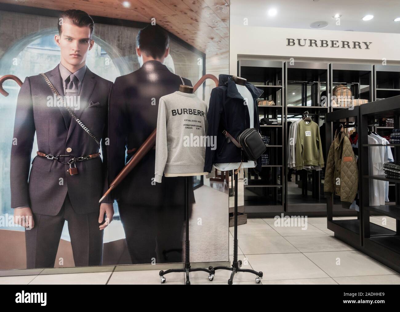Burberry clothing hi-res stock photography and images - Alamy