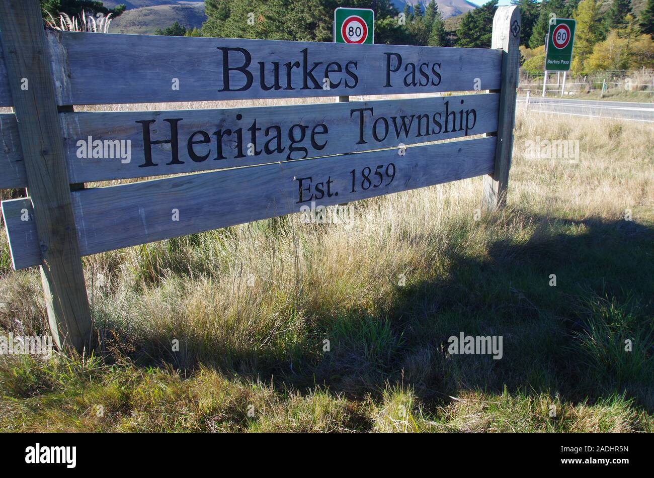 Burkes pass road sign hires stock photography and images Alamy