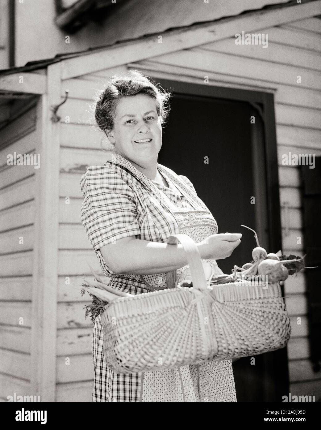 Catalog Sunday  1940s women, Farm clothes, 1940s fashion