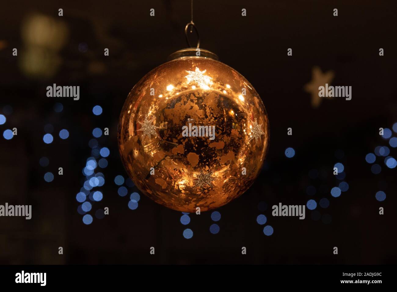 Bronze baubles hires stock photography and images Alamy