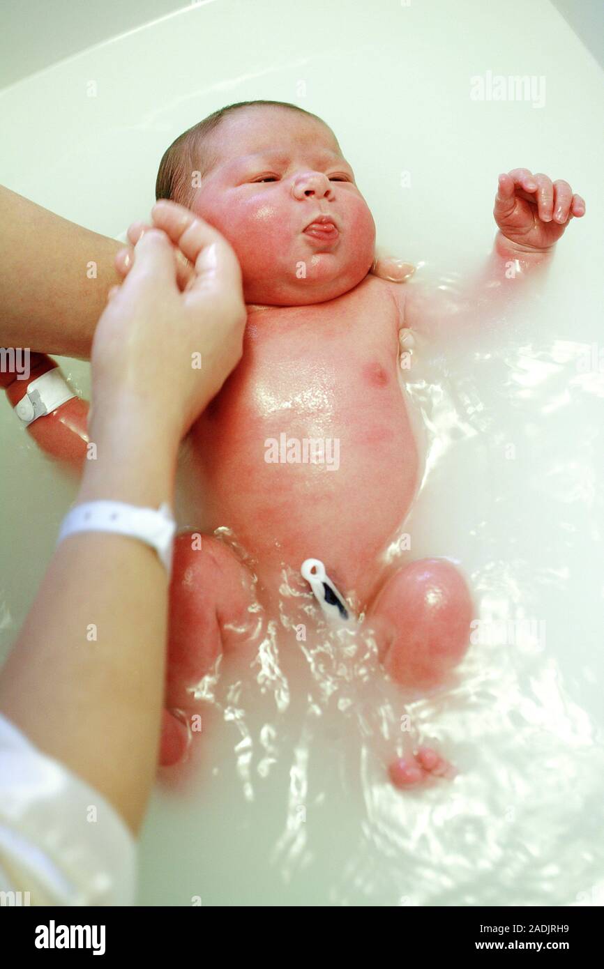 when to bathe a newborn baby for the first time