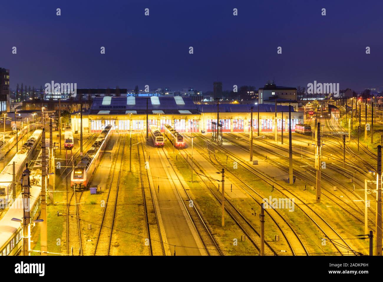 Wien, Vienna: operating building Traktion Floridsdorf Betriebsgebäude, local trains, S-Bahn, tracks in 21. Floridsdorf, Wien, Austria Stock Photo